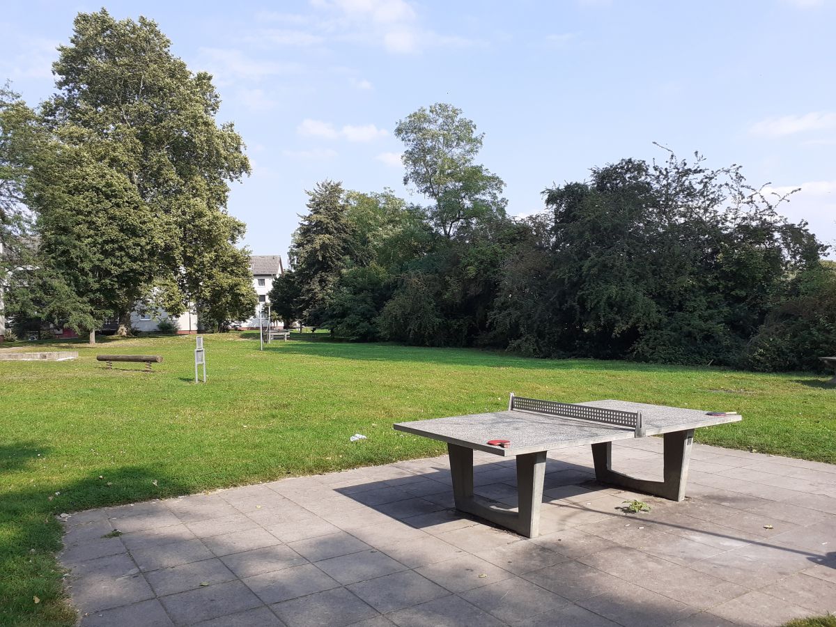 Tischtennis bei Jakob-Leisler-Straße 13