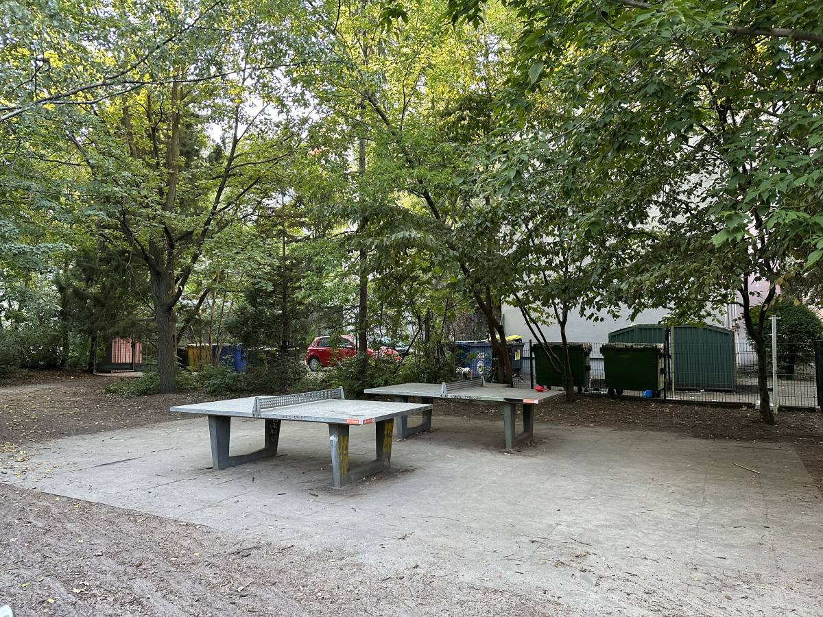 Tischtennis bei Sophie-Charlotten-Straße 85