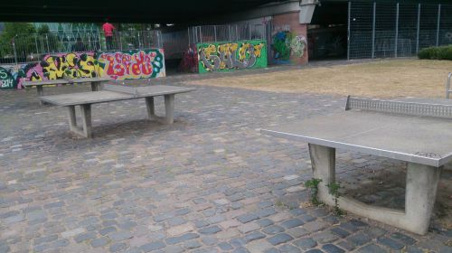 Tischtennis bei Friedensbrücke