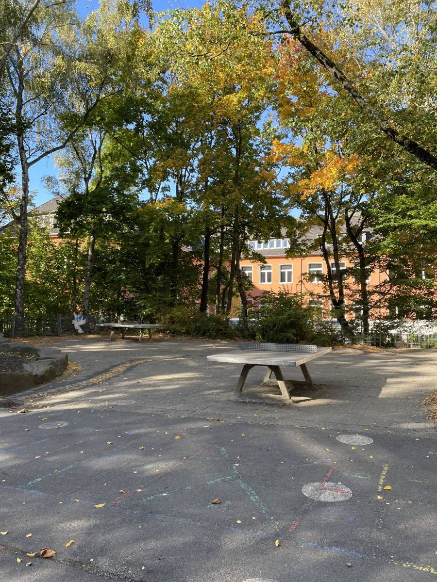 Tischtennis bei Robert-Koch-Straße 50