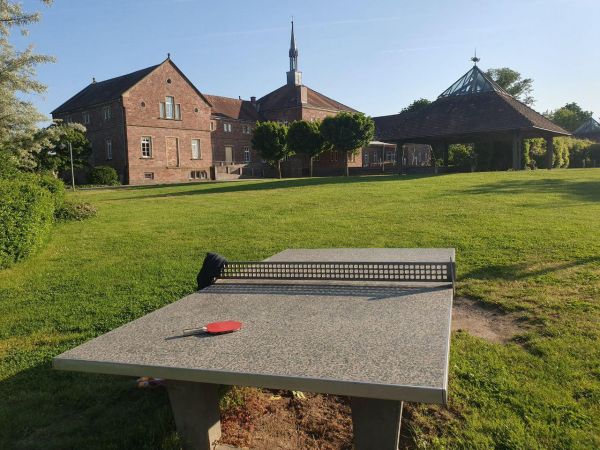 Tischtennis bei Johann-Jakob-Astor-Straße 37