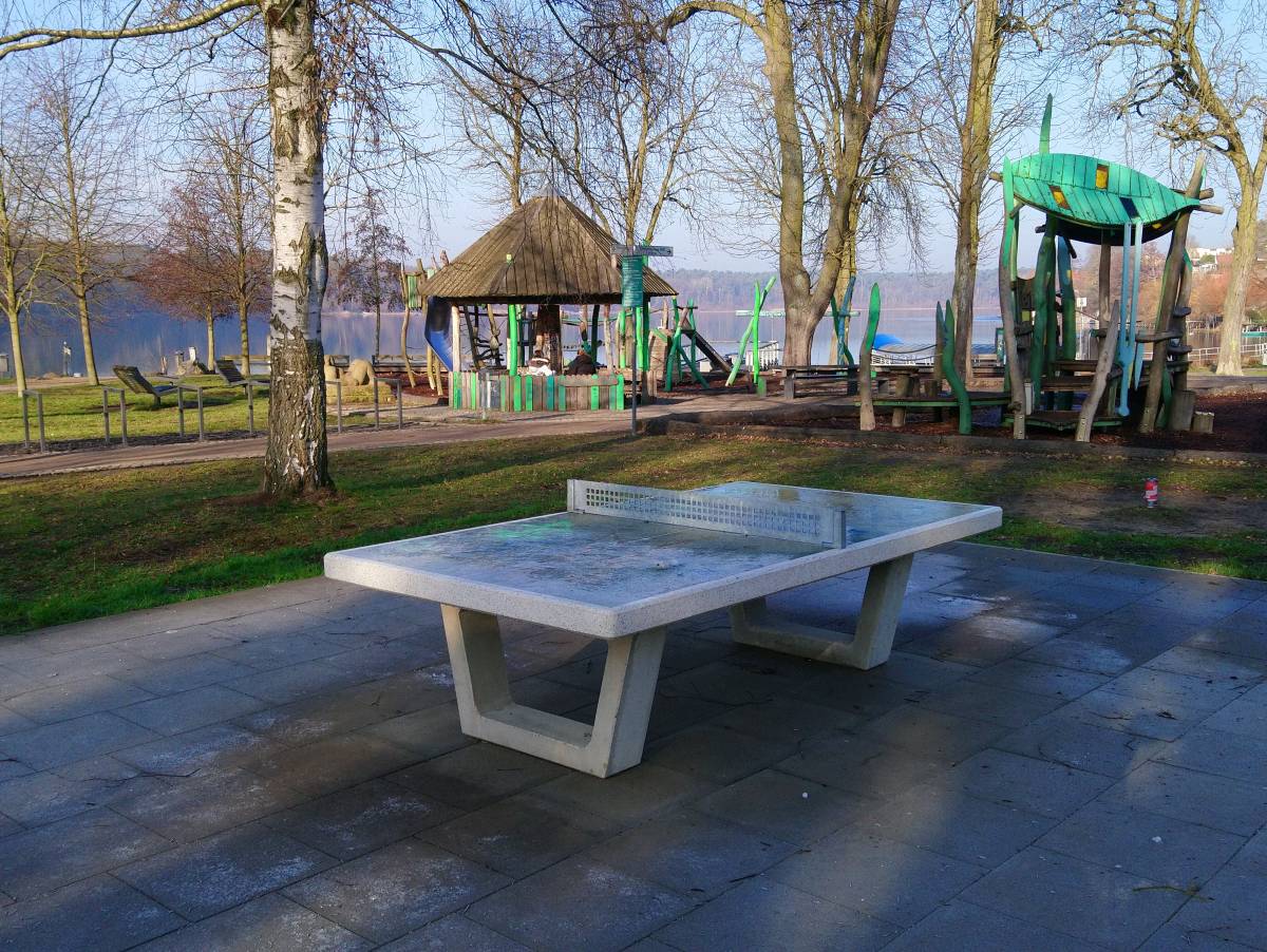 Tischtennis bei Strausseepromenade