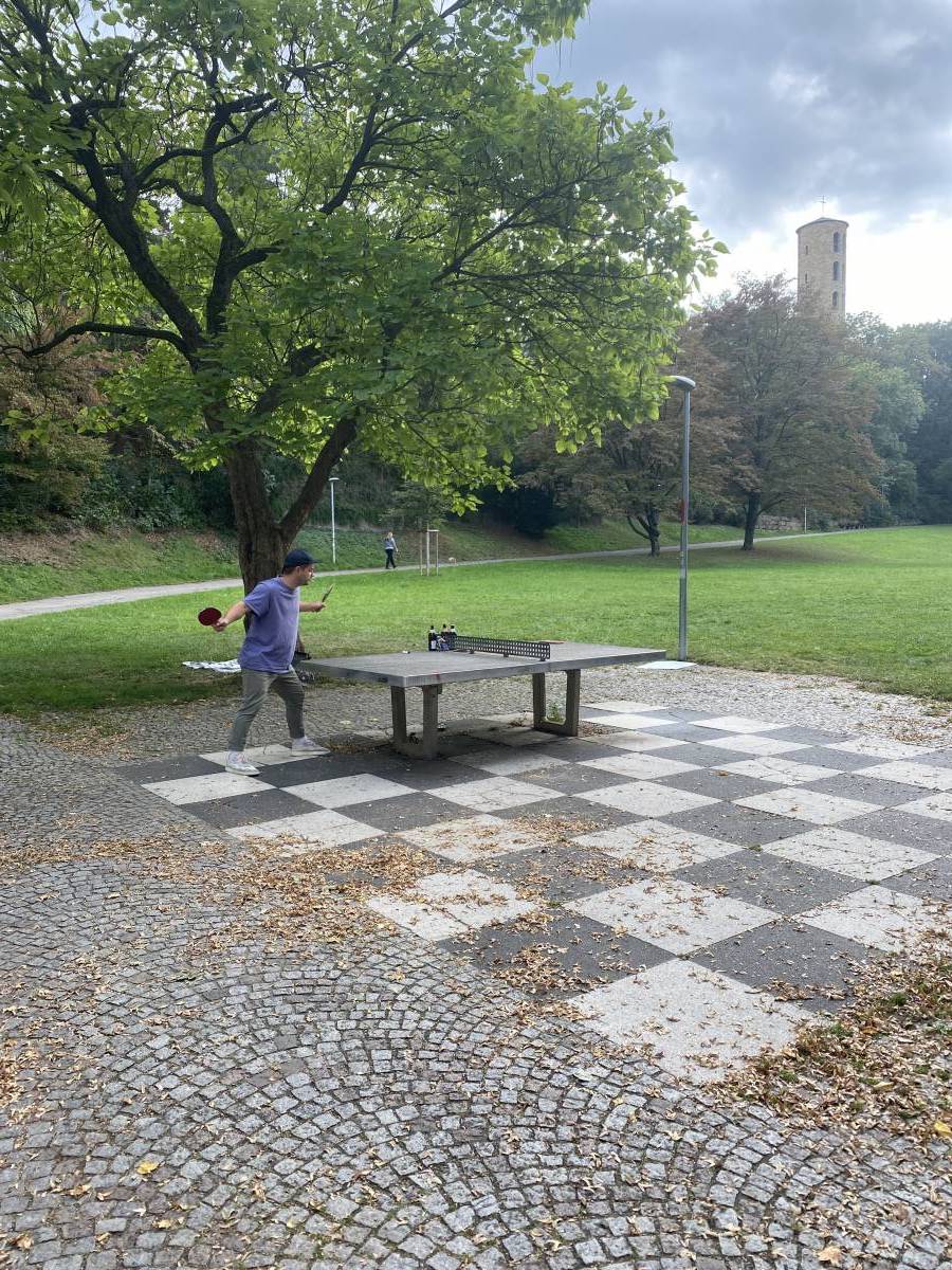 Tischtennis bei Schönbühlstraße 100