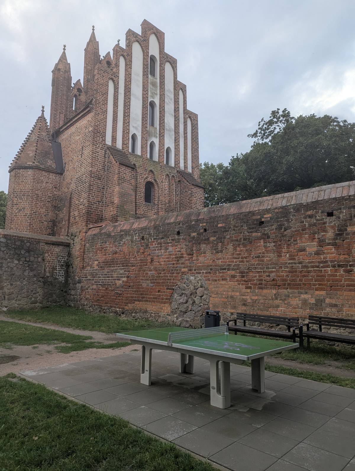 Tischtennis bei Friedländer Tor
