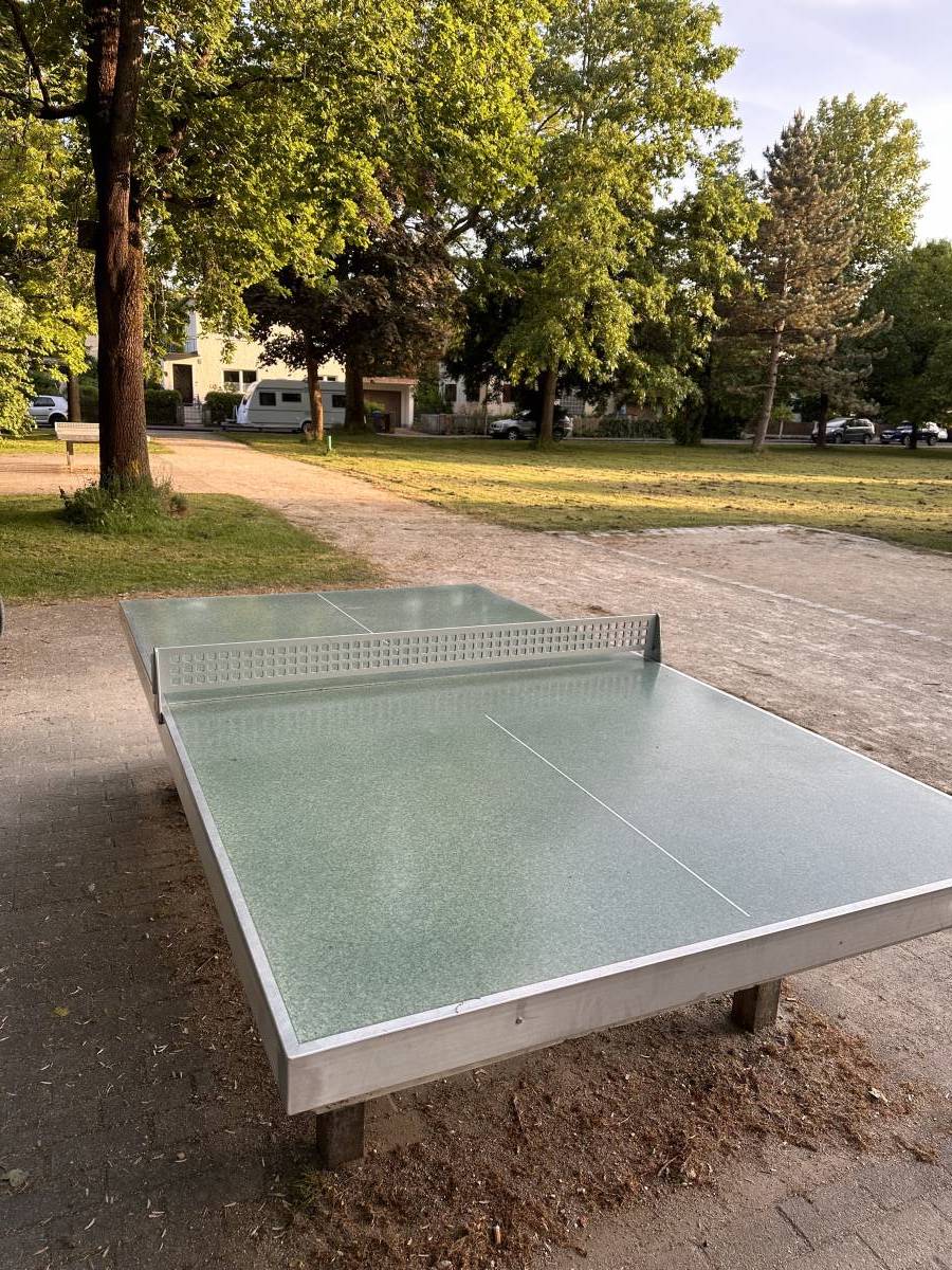 Tischtennis bei Redlingerpl. 11