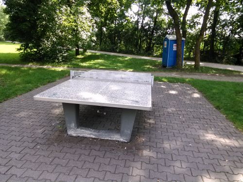Tischtennis bei Schillstraße 111