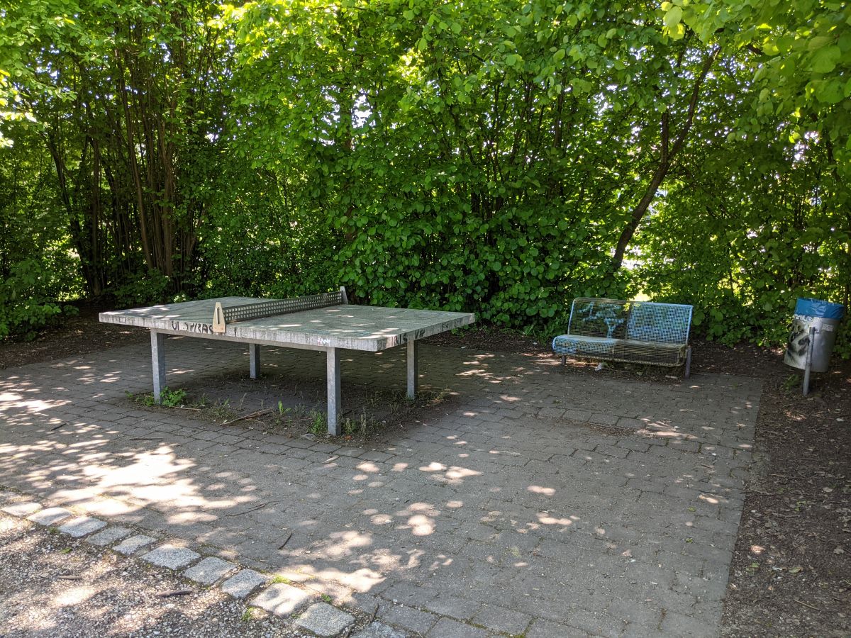 Tischtennis bei Freiherr-von-Hallberg-Platz