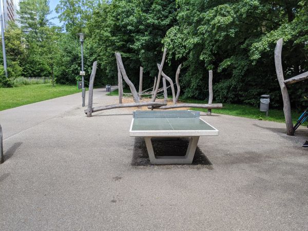 Tischtennis bei Berliner Str. 56