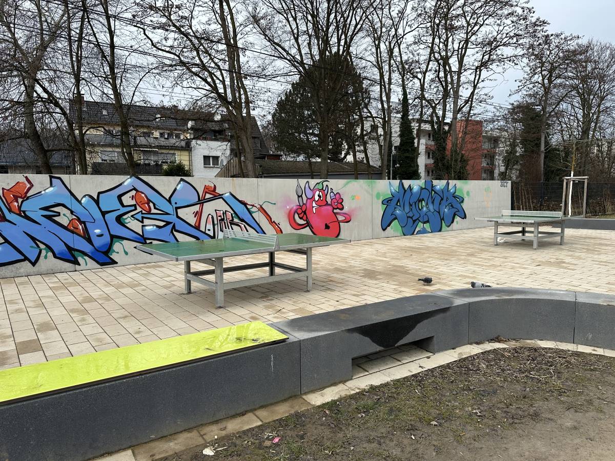 Tischtennis bei Glashüttenstraße