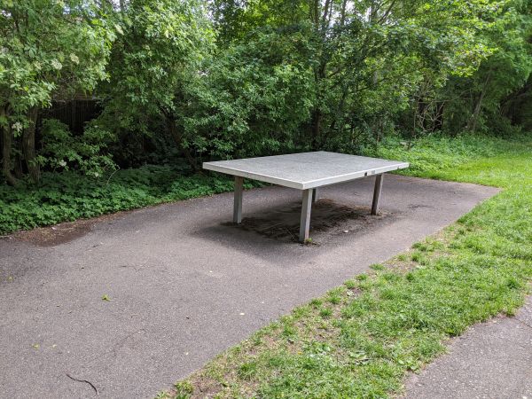 Tischtennis bei Ascherbachstraße 77