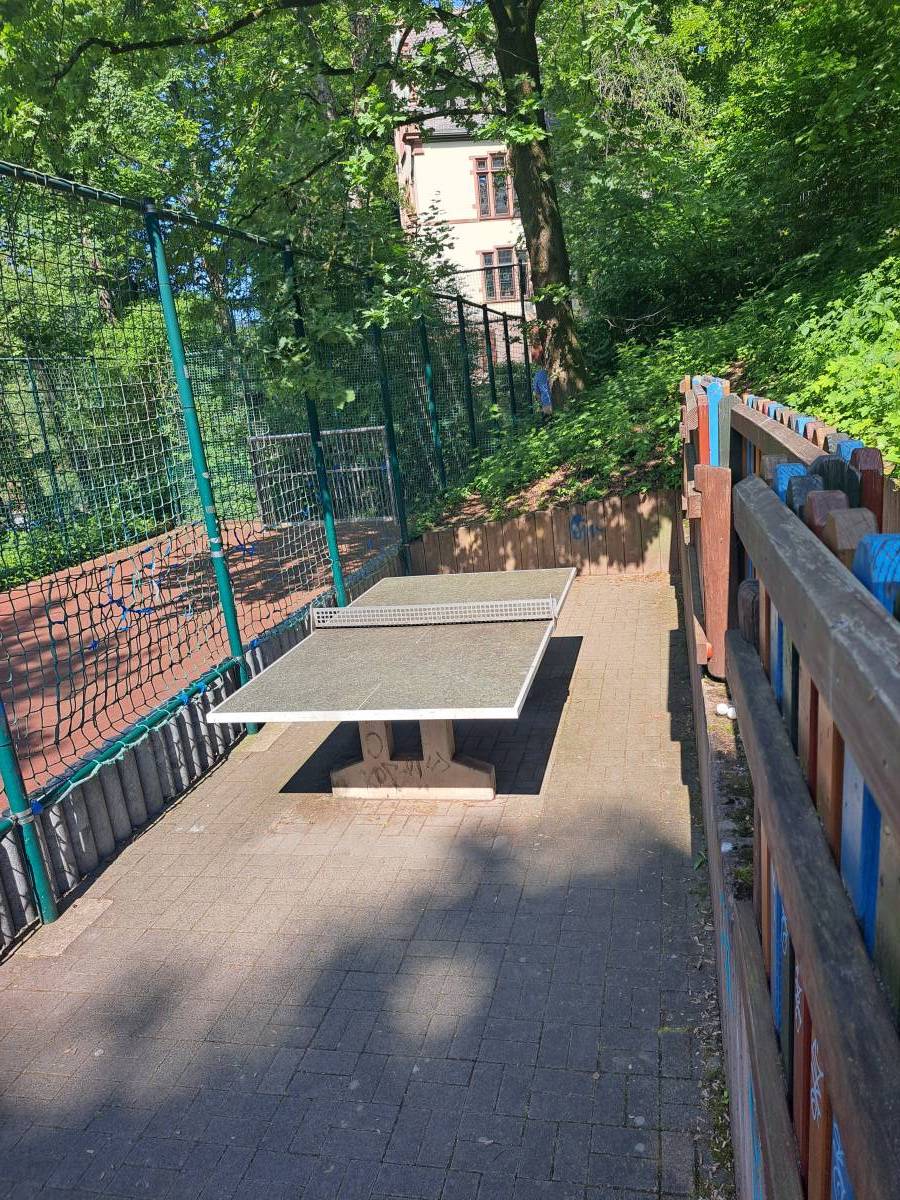 Tischtennis bei Neue Schloßstraße 3