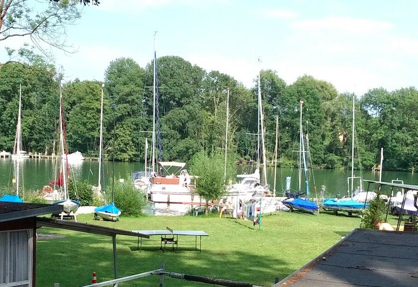 Tischtennis bei Regattastraße 1