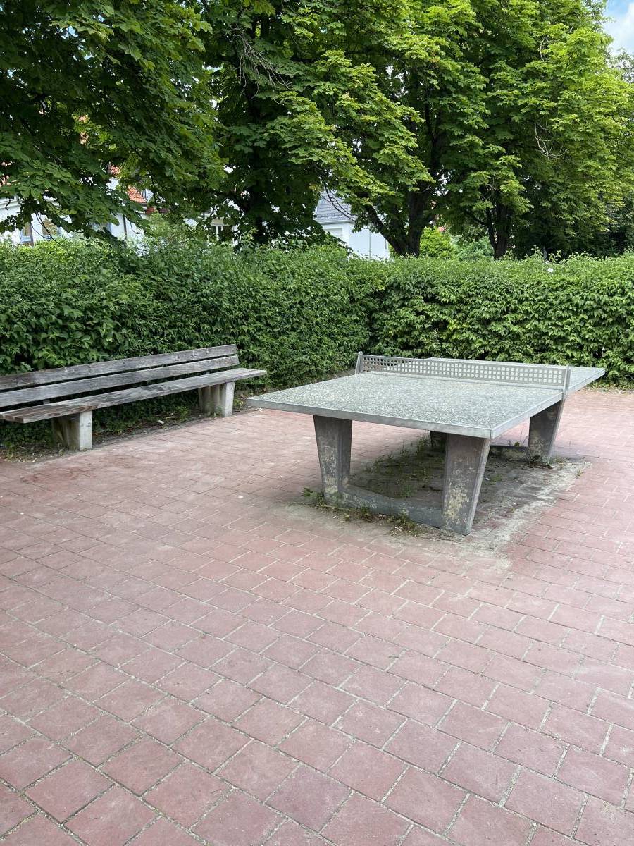 Tischtennis bei Miesbacher Pl. 14-15