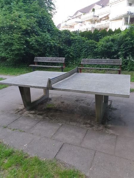 Tischtennis bei Tischtennisplatte #11137