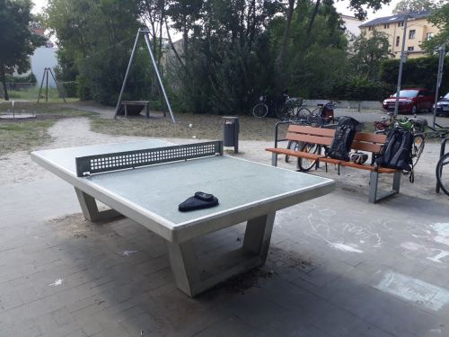 Tischtennis bei Weinbergstraße 35