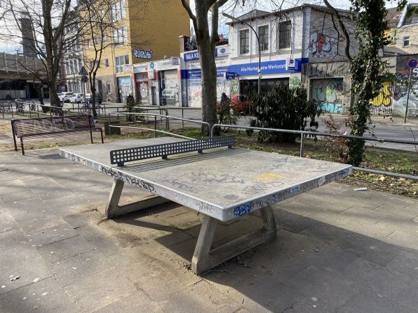Tischtennis bei Schönsteinstraße 10