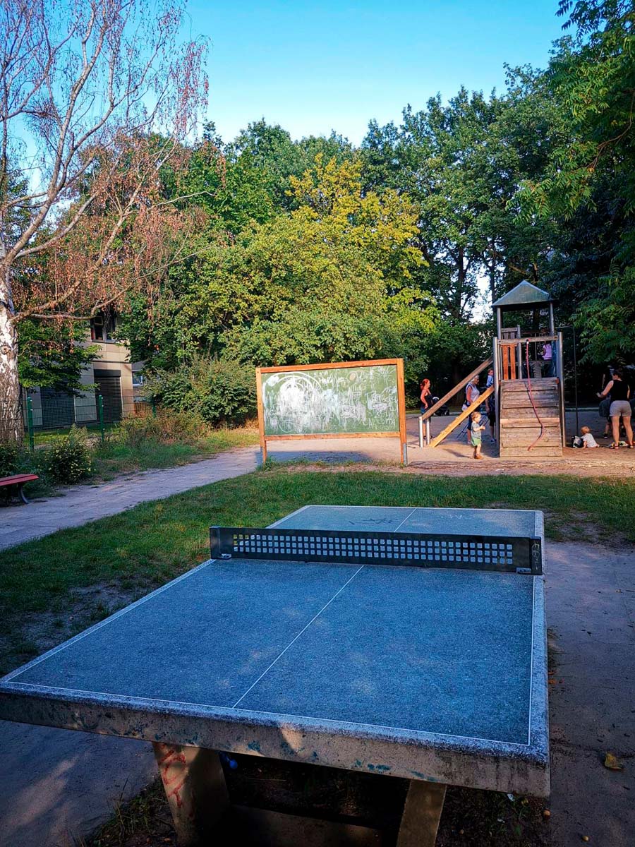 Tischtennis bei Geschwister-Scholl-Straße 33B