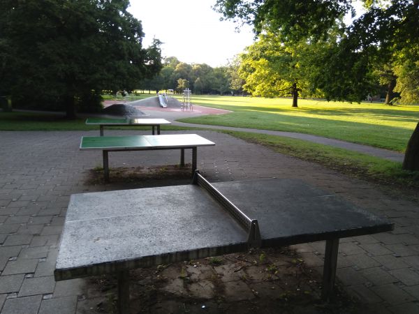 Tischtennis bei De-la-Paz-Straße 71-83