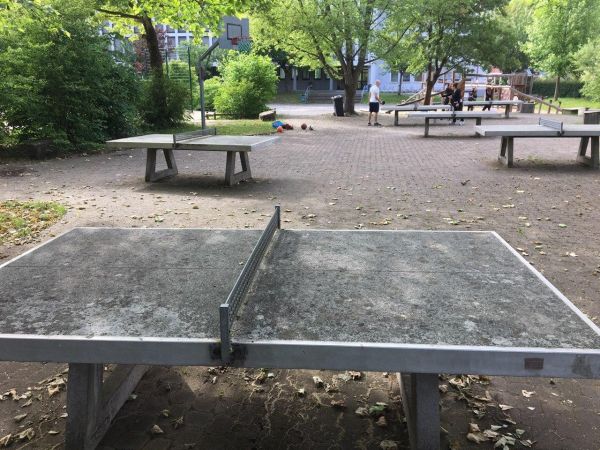 Tischtennis bei Leopold-Lucas-Straße 8