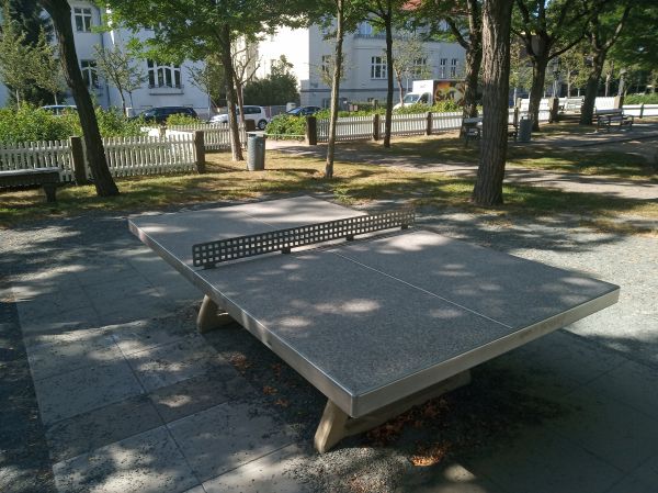 Tischtennis bei Karolingerplatz 5-6