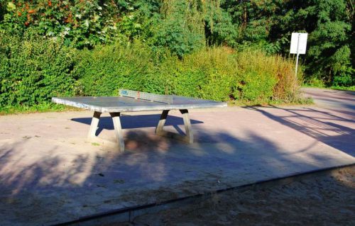 Tischtennis bei Allee der Kosmonauten 75