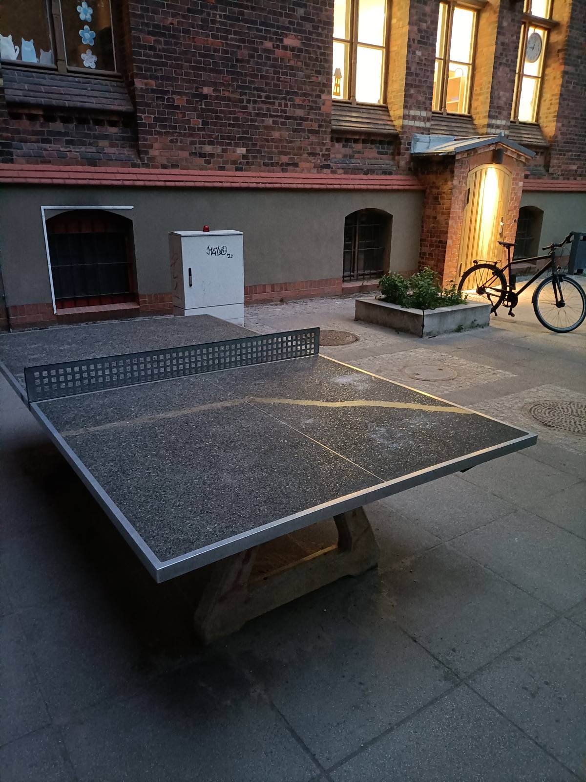 Tischtennis bei Nöldnerstraße 46
