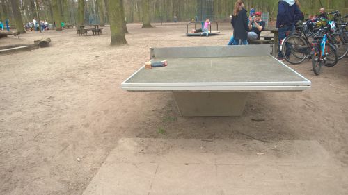 Tischtennis bei Hohenzollernstraße 57
