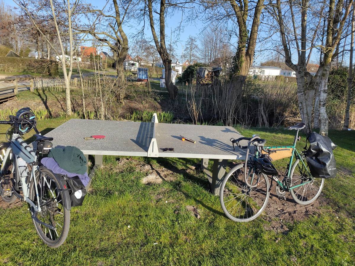 Tischtennis bei Erbsenbindereistraße