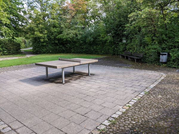 Tischtennis bei Denninger Straße 39