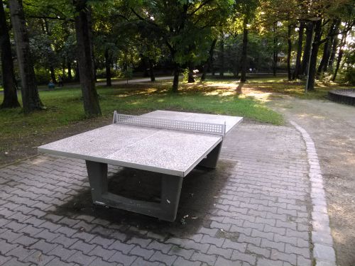 Tischtennis bei Rote-Torwall-Straße