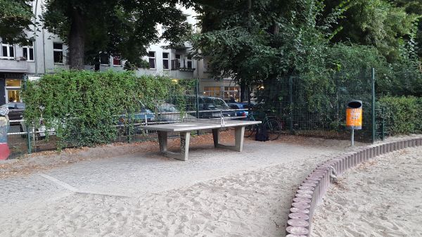 Tischtennis bei Reuterstraße 54
