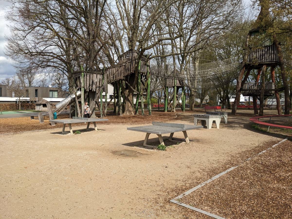 Tischtennis bei Elfriede-Breitenbach-Straße