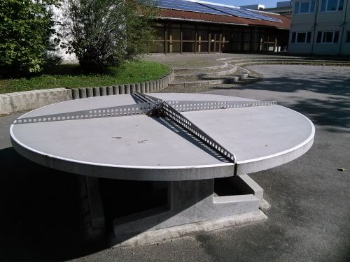 Tischtennis bei Landrat-Dr.-Frey-Straße 8
