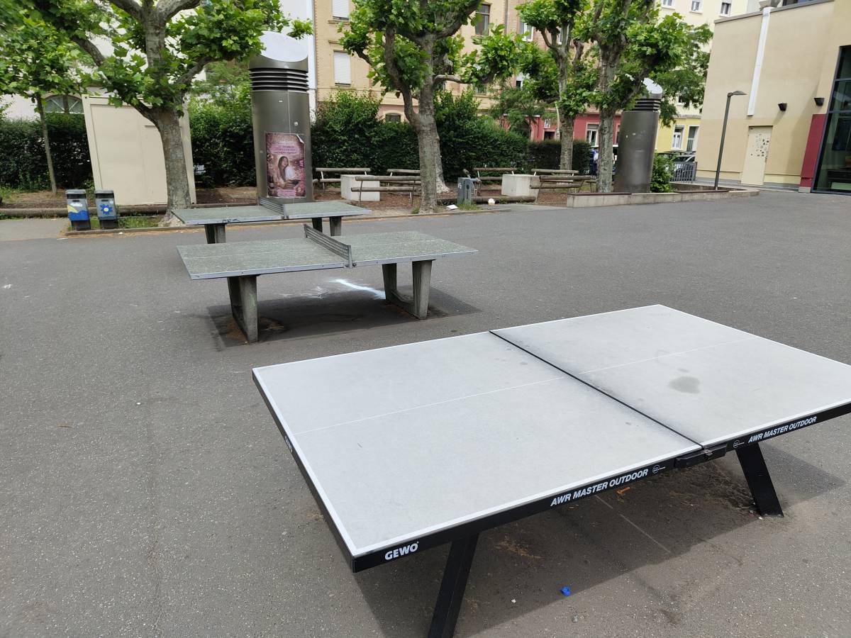 Tischtennis bei Schweizer Straße