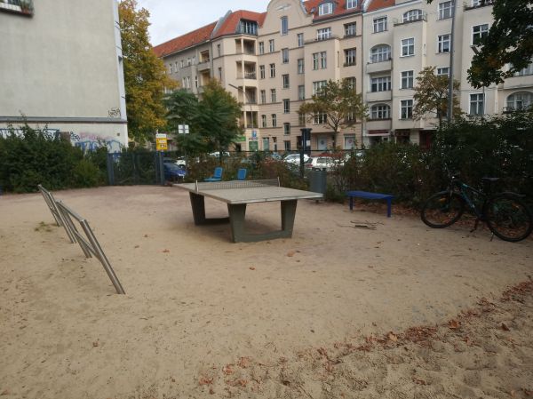 Tischtennis bei Königin-Elisabeth-Straße 55