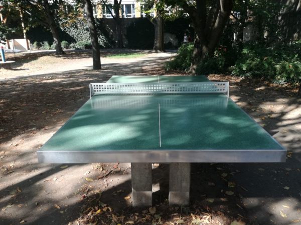 Tischtennis bei Landwehrstraße 15