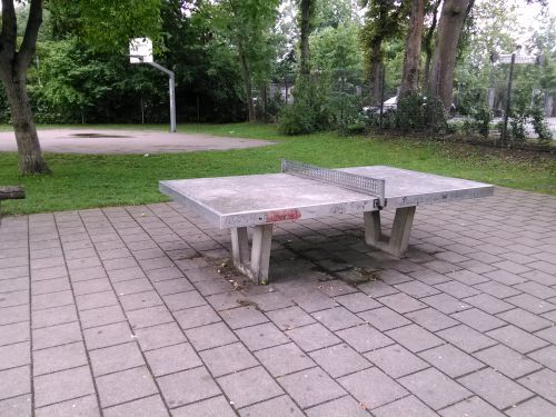 Tischtennis bei Äußere Uferstraße 49