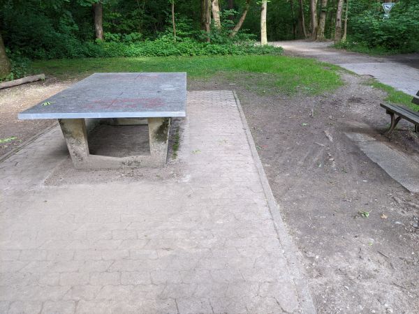 Tischtennis bei Brehmstraße 15