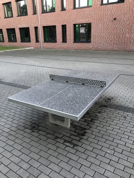 Tischtennis bei Tischtennisplatte #11317