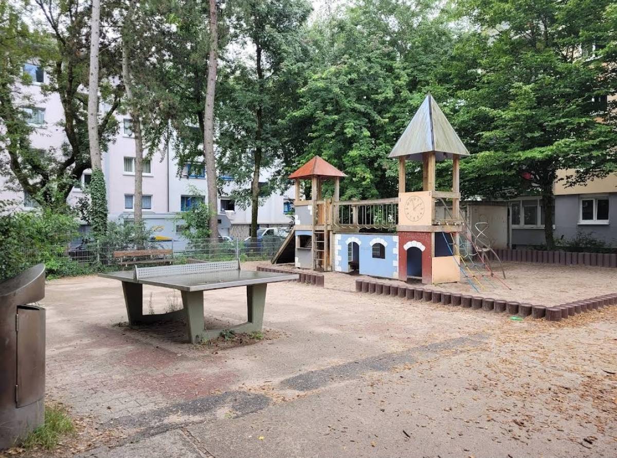 Tischtennis bei Blumenheckstraße