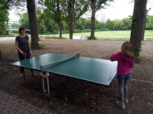 Tischtennis bei Burgauer Weg 1a