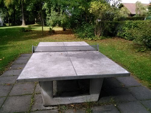 Tischtennis bei Epfenhauser Straße 4