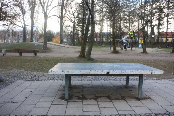 Tischtennis bei Willibaldstraße 157