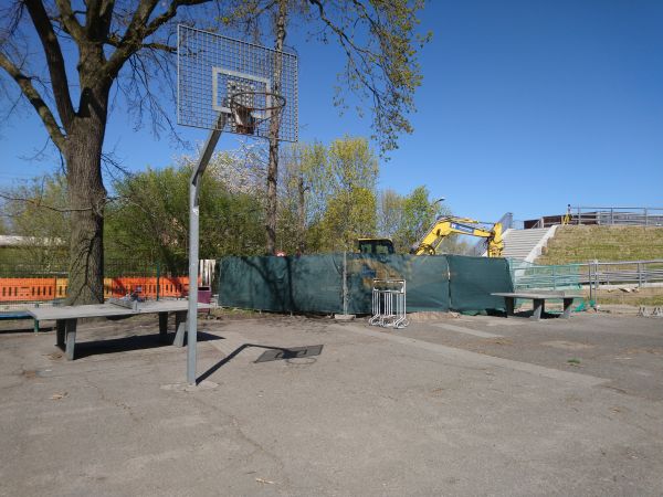 Tischtennis bei Waldbacher Weg 34