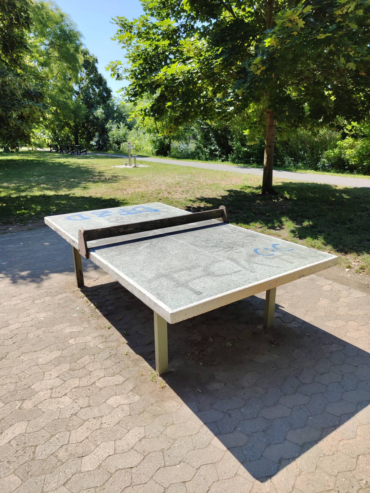 Tischtennis bei Kurt-Schumacher-Promenade