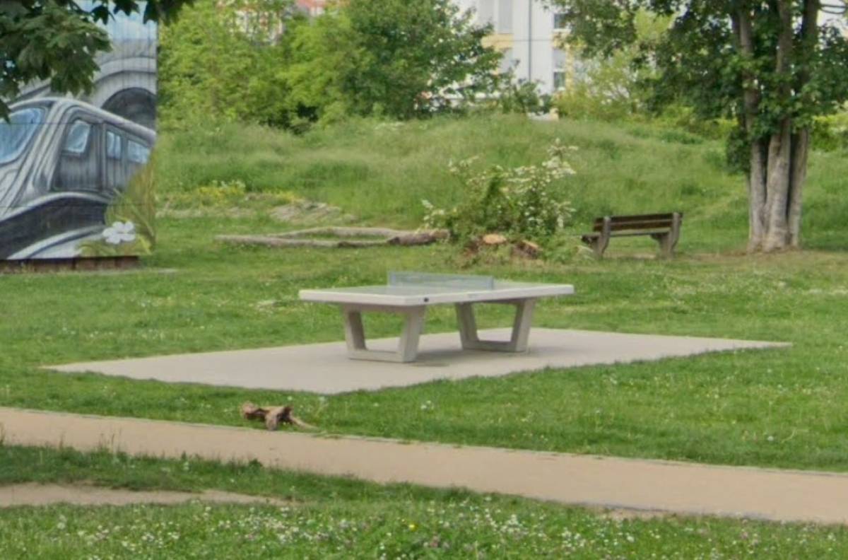 Tischtennis bei Holzstraße