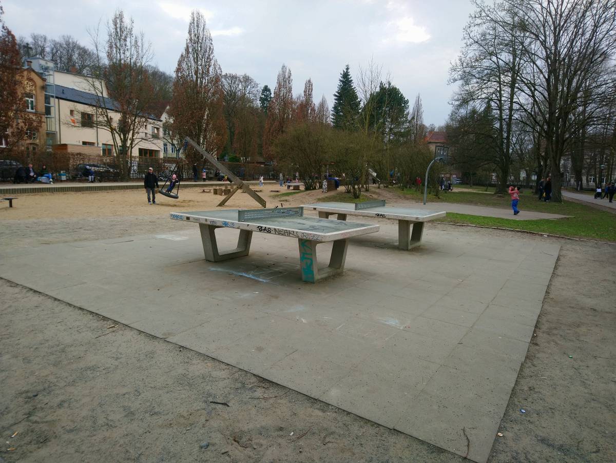 Tischtennis bei Pfeilstraße