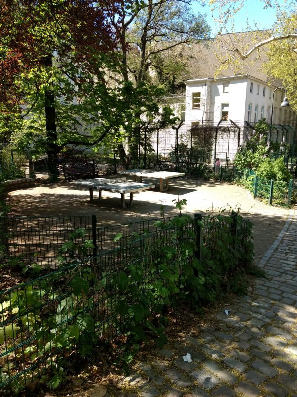 Tischtennis bei Belziger Straße 12