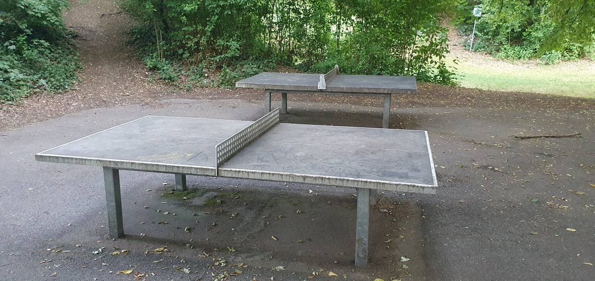 Tischtennis bei Karl-Rahner-Straße 25