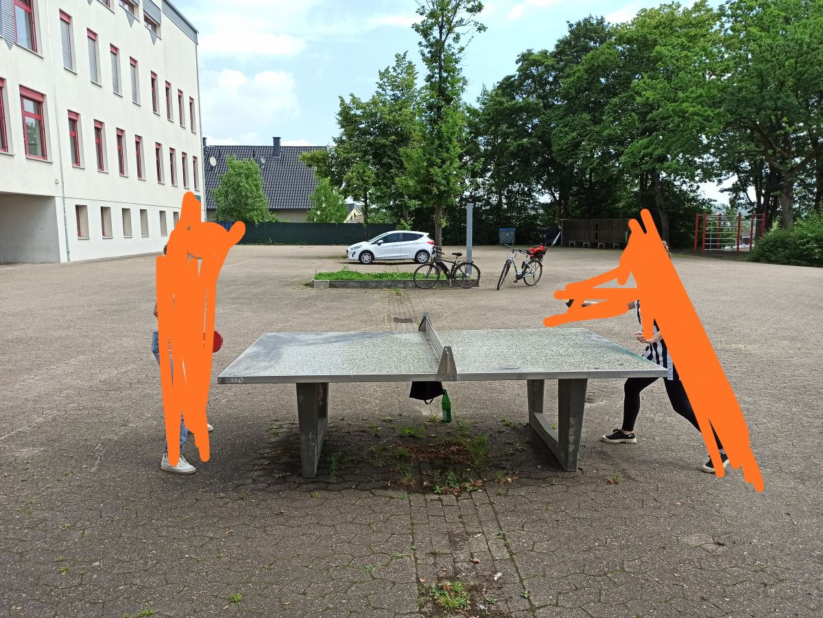 Tischtennis bei Schulhof